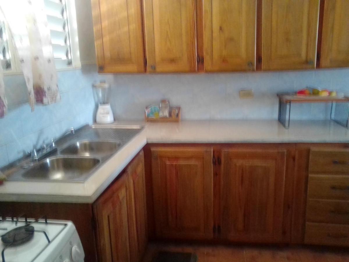 Nice Oakwood Constant Spring Rd Apt Apartment Kingston Exterior photo