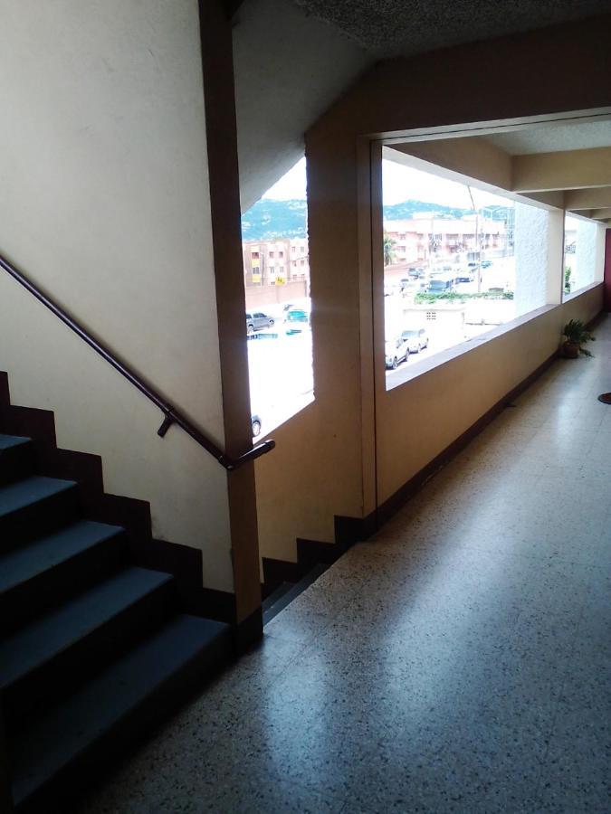 Nice Oakwood Constant Spring Rd Apt Apartment Kingston Exterior photo