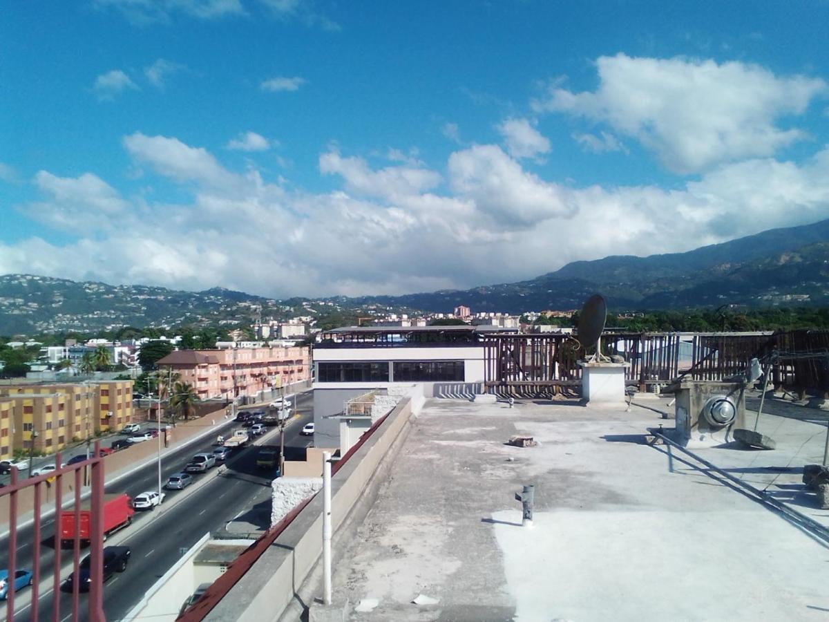 Nice Oakwood Constant Spring Rd Apt Apartment Kingston Exterior photo